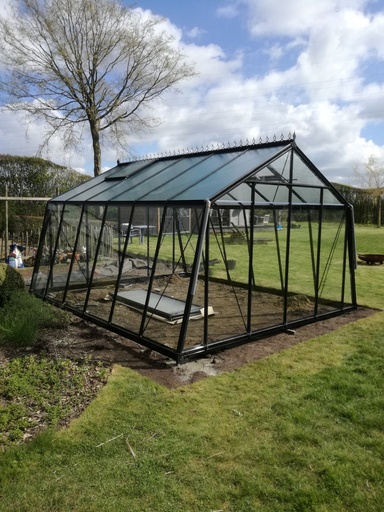 Gewächshaus S206 Black – Projekt & Konstruktion
